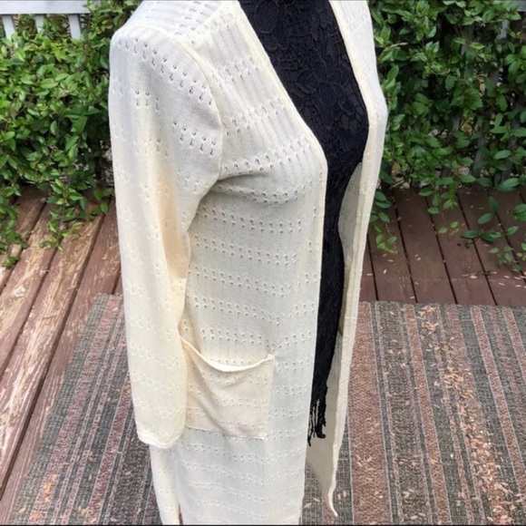 Macys cream GORG Sweater trenchcoat Layer or ware in the spring, plus pockets! - Picture 2 of 5